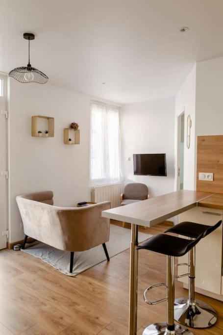 Maison Tourangelle Chic & Cosy Avec Cour Тур Екстер'єр фото